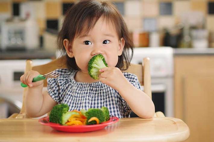 خوردن این مواد غذایی برای کودکان مضر است