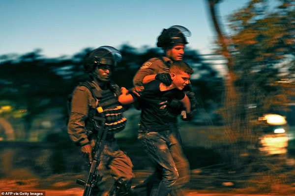 کودکان، قربانی جنایات هوایی (گزارش تصویری) کودکان، قربانی جنایات هوایی (گزارش تصویری)