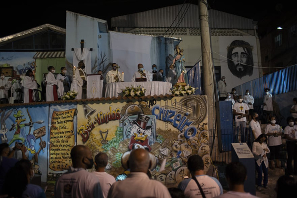 داستان یک نهنگ نگون بخت / توزیع غذا بین فقرای قطب اقتصادی لاتین (گزارش تصویری) داستان یک نهنگ نگون بخت / توزیع غذا بین فقرای قطب اقتصادی لاتین (گزارش تصویری)