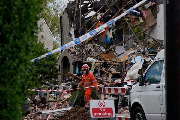 بحران قفسه های خالی / نجات گاوهای سیل زده / قربانی کوچک انفجار مهیب (گزارش تصویری)  بحران قفسه های خالی / نجات گاوهای سیل زده / قربانی کوچک انفجار مهیب (گزارش تصویری)