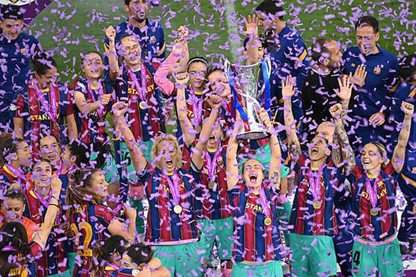 بحران قفسه های خالی / نجات گاوهای سیل زده / قربانی کوچک انفجار مهیب (گزارش تصویری)  بحران قفسه های خالی / نجات گاوهای سیل زده / قربانی کوچک انفجار مهیب (گزارش تصویری)