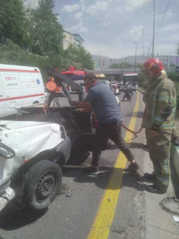 چپ کردن پراید در اتوبان امام علی (ع)  +عکس چپ کردن پراید در اتوبان امام علی (ع)  +عکس