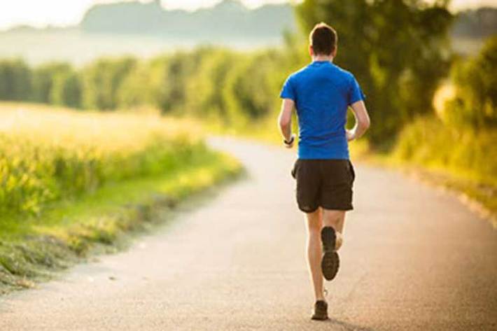 محققان ادعا کرده‌اند، به جای 10 هزار قدم که معمولاً توصیه می‌شود، فقط برداشتن 4 هزار و 400 قدم در روز به صورت پیاده روی می‌تواند برای محافظت در برابر بیماری‌های جدی کافی باشد.