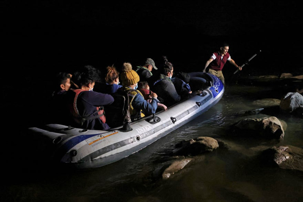 اعتراض ترسناک! / ماجرای یک عروسک غول پیکر (گزارش تصویری) اعتراض ترسناک! / ماجرای یک عروسک غول پیکر (گزارش تصویری)