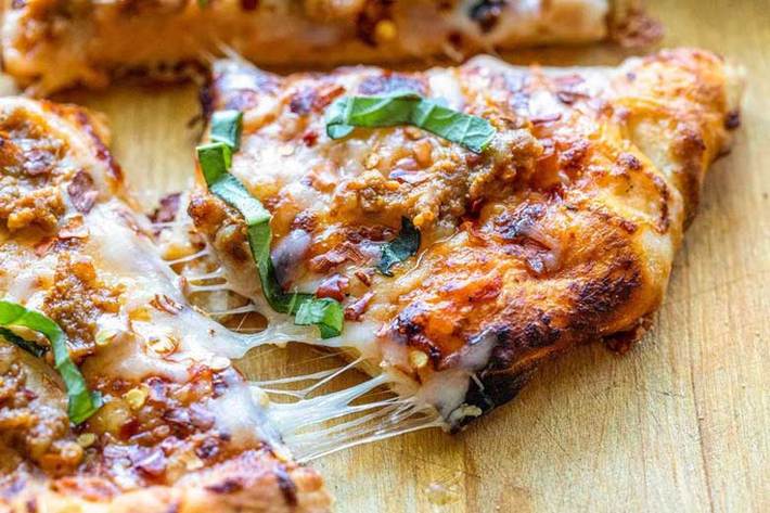 یک مطالعه ایتالیایی نشان داد که پیتزا، به ویژه نوع مارینارا یا ناپولی آن، برای سلامتی بسیار مفید است.