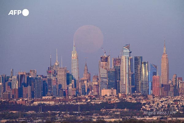 اَبَرماه باز هم آمد (گزارش تصویری) اَبَرماه باز هم آمد (گزارش تصویری)