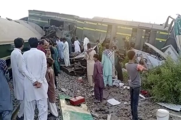 شناسایی بیماران کرونایی با پهباد! /  30 کشته در تصادف قطار (گزارش تصویری)