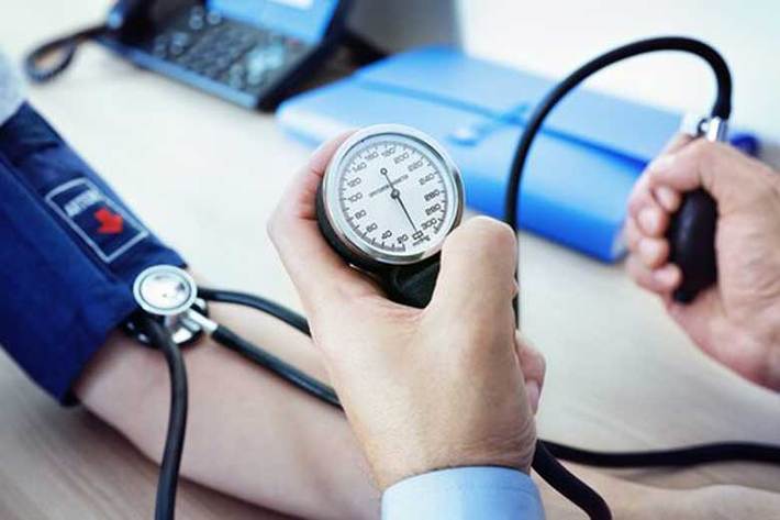 اگر هر روز در خانه فشار خون خود را اندازه می‌گیرید، باید بهترین زمان را برای اندازه گیری فشار خون انتخاب کنید تا نتیجه دلخواهتان را کسب کنید.