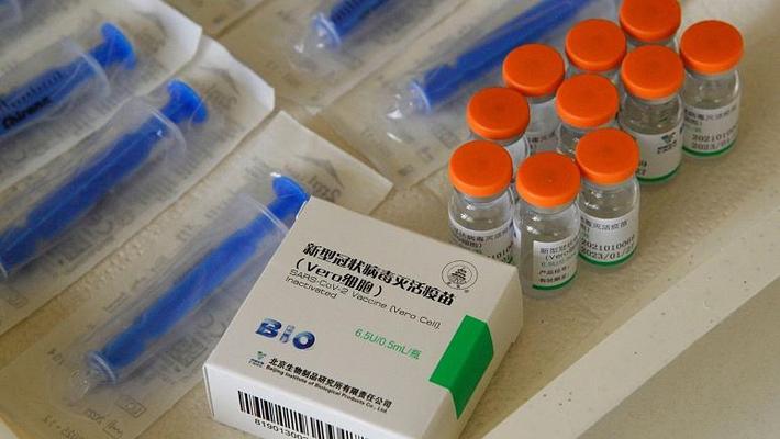 تزریق دُز دوم واکسن‌ سینوفارم در زنجان
