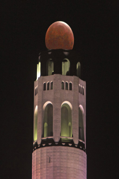 اَبَرماه باز هم زیبایی اش را در کل جهان به رخ کشید (تصاویر) اَبَرماه باز هم زیبایی اش را در کل جهان به رخ کشید (تصاویر)