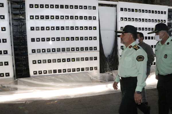 کشف بزرگترین مزرعه استخراج رمزارز کشور در تهران (+عکس) کشف بزرگترین مزرعه استخراج رمزارز کشور در تهران (+عکس)