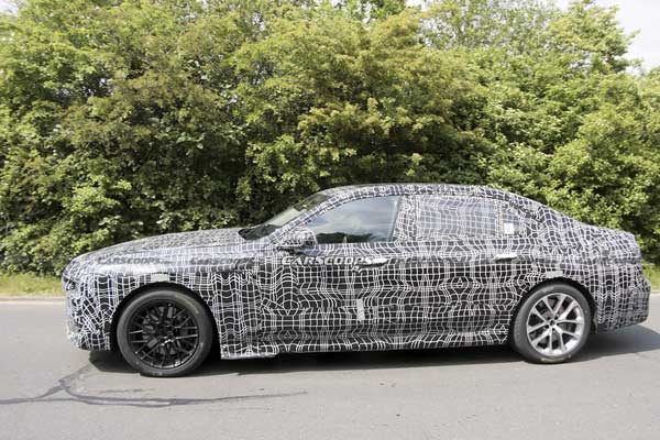 تصاویر جاسوسی از کابین ب‌ام‌و سری ۷ جدید