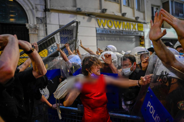 لحظات مهم شبانه روز اخیر (گزارش تصویری) لحظات مهم شبانه روز اخیر (گزارش تصویری)