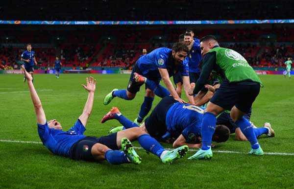 ایتالیا بیدار گشته است (+عکس) ایتالیا بیدار گشته است (+عکس)