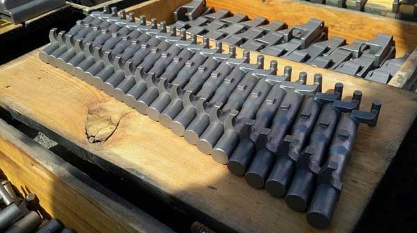 کشف محموله متعلقات سلاح «گرینف» در تهران (+ تصاویر) کشف محموله متعلقات سلاح «گرینف» در تهران (+ تصاویر)