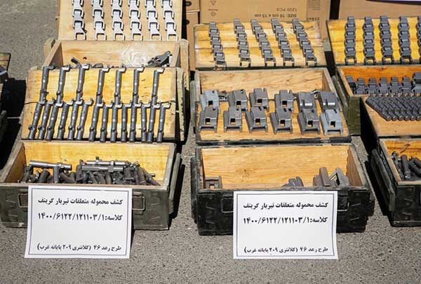 کشف محموله متعلقات سلاح «گرینف» در تهران (+ تصاویر) کشف محموله متعلقات سلاح «گرینف» در تهران (+ تصاویر)