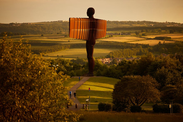 تصاویر استثنایی از جنگ عقاب های نر در اوج آسمان (گزارش تصویری)  تصاویر استثنایی از جنگ عقاب های نر در اوج آسمان (گزارش تصویری)