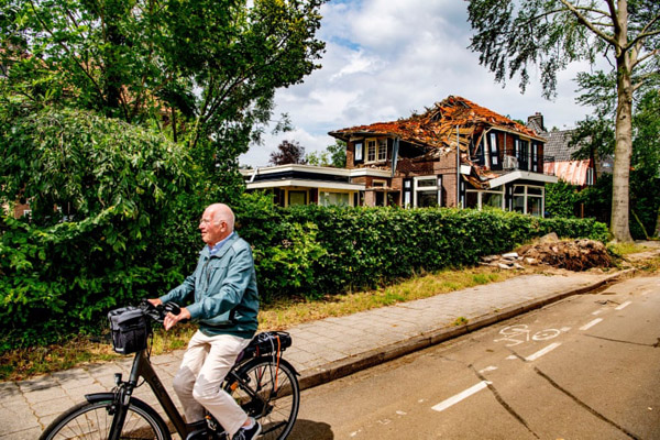 یک حراجی پرسرو صدا / کجا اشتباه کردیم؟  (گزارش تصویری) یک حراجی پرسرو صدا / کجا اشتباه کردیم؟  (گزارش تصویری)