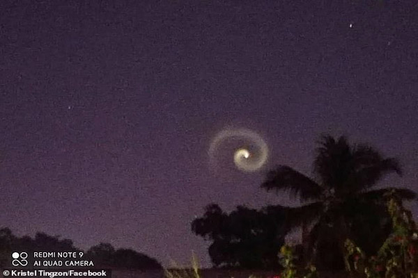 معمای  پدیده عجیب در آسمان اقیانوس آرام  حل نشده باقی ماند(تصاویر)