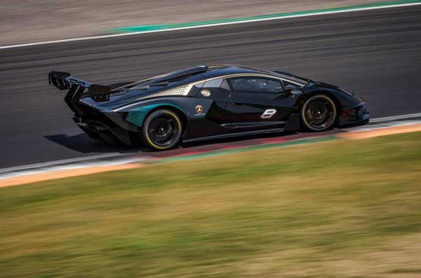 اسنزا SCV12؛ قوی‌ترین خودرو تاریخ لامبورگینی (+تصاویر)