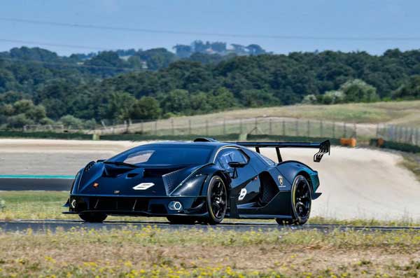 اسنزا SCV12؛ قوی‌ترین خودرو تاریخ لامبورگینی (+تصاویر)
