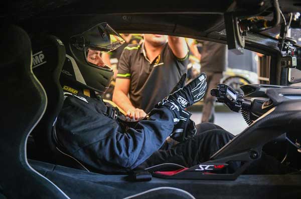 اسنزا SCV12؛ قوی‌ترین خودرو تاریخ لامبورگینی (+تصاویر)