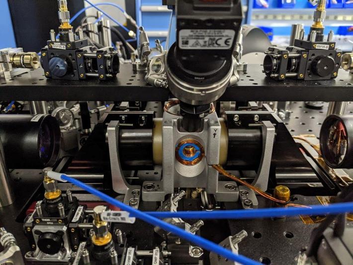 ساخت پردازنده کوانتومی ۱۰۰ کیوبیتی با دمای نزدیک به صفر مطلق