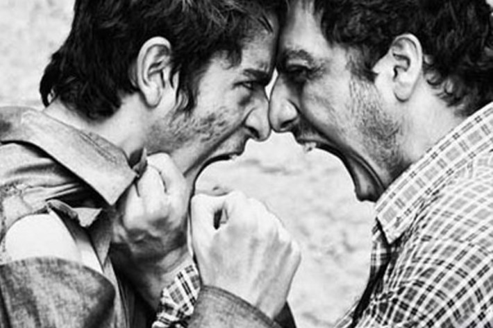 رفتارهای افرادی که با خشونت عمل می کنندبازتاب تمامی آن چیزهایی است که تا آن لحظه تجربه کرده اند و بروز دهنده همه آن چیزهایی هستند که در مورد نوع رفتار در یک وضعیت مشخص آموخته اند. 