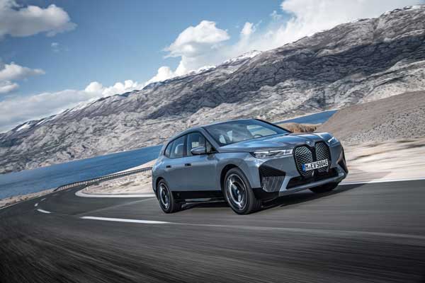 iX؛ شاسی بلندی برقی از بی ام و با سرعتی باور نکردنی (+عکس)