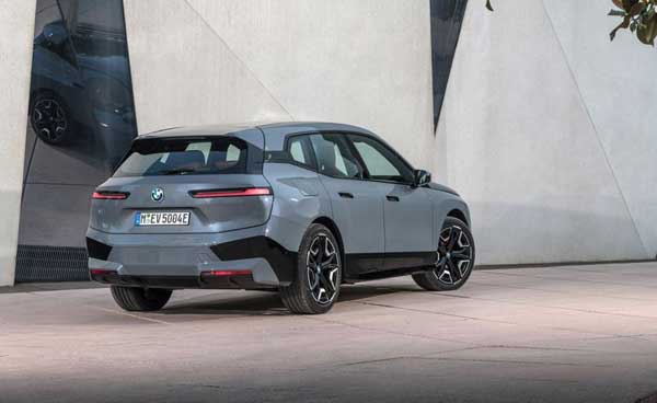 iX؛ شاسی بلندی برقی از بی ام و با سرعتی باور نکردنی (+عکس)