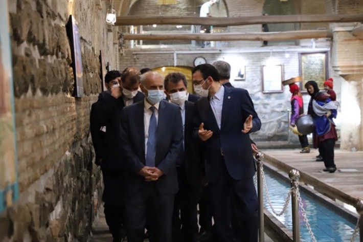 سفیر ارمنستان از گمبد سلطانیه و موزهای رختشویخانه، مردان نمکی و بازارچه صنایع‌دستی زنجان بازدید کرد.