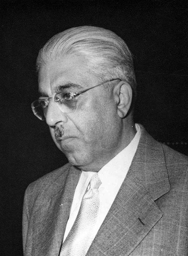 نماینده‌ای که در مجلس می‌خوابید! (+عکس)