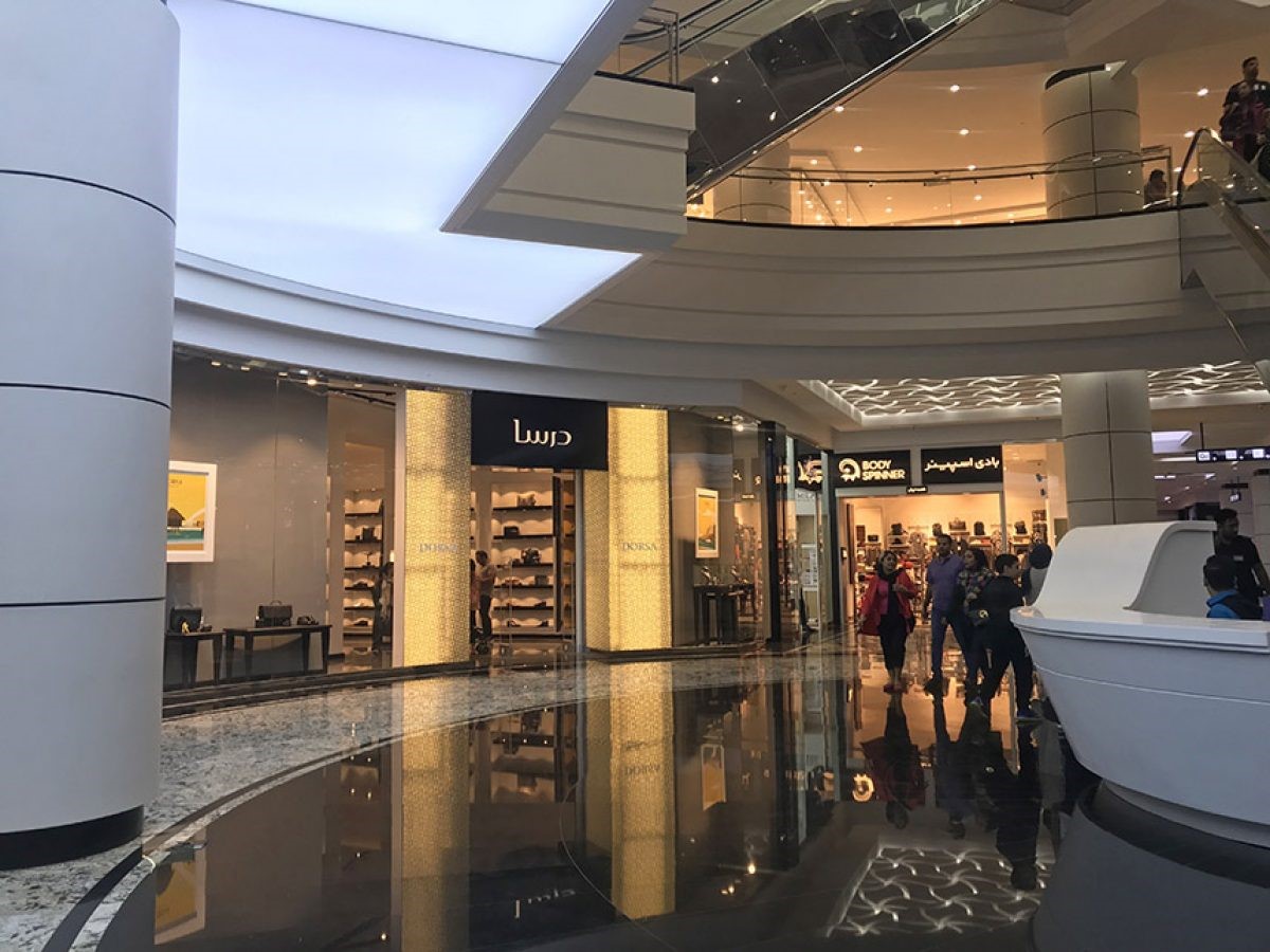 معروف‌ترین برندها و مراکز خرید در سعادت‌آباد کدامند؟