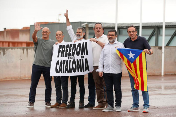 جنجال بر سر تخلیه اردوگاه بی خانمان ها (گزارش تصویری) جنجال بر سر تخلیه اردوگاه بی خانمان ها (گزارش تصویری)