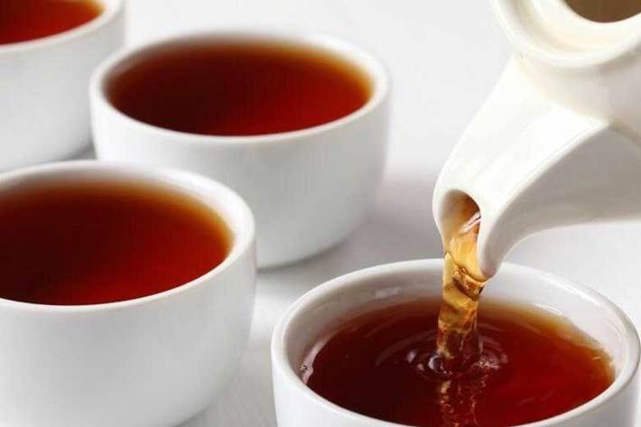 فواید نوشیدن چای داغ در روزهای گرم تابستان