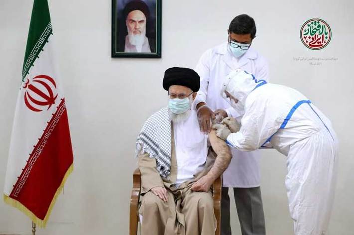 رهبر معظم انقلاب دز دوم واکسن ایرانی کرونا را دریافت کردند (+عکس و فیلم)