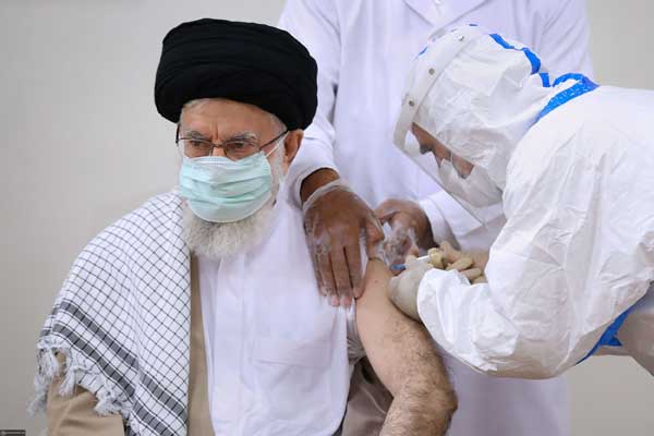 رهبر معظم انقلاب دز دوم واکسن ایرانی کرونا را دریافت کردند رهبر معظم انقلاب دز دوم واکسن ایرانی کرونا را دریافت کردند