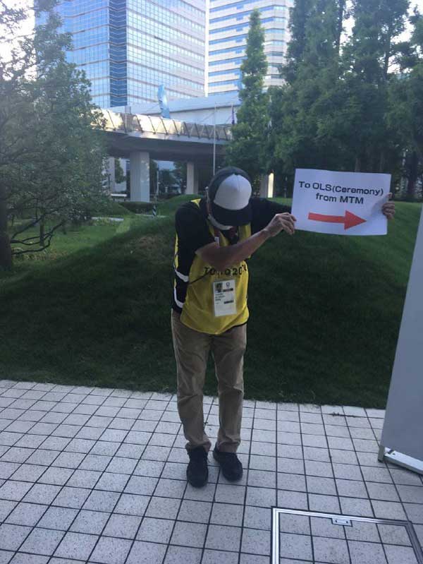 شغل عجیب برای راهنمایان مراسم افتتاحیه المپیک (+عکس) شغل عجیب برای راهنمایان مراسم افتتاحیه المپیک (+عکس)