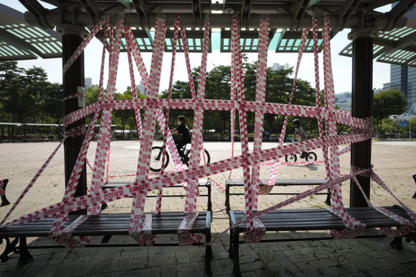 جهان، گرفتار آب و آتش (گزارش تصویری) جهان، گرفتار آب و آتش (گزارش تصویری)