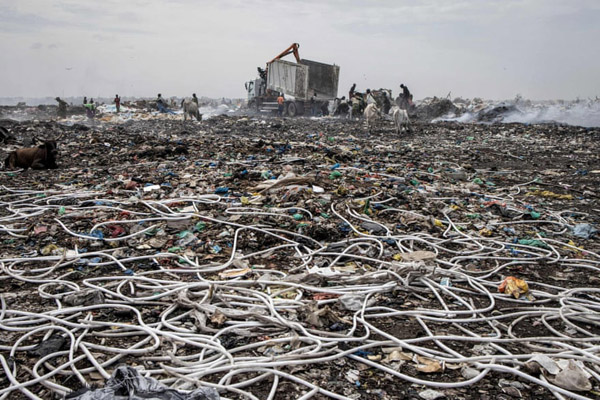 جهان، گرفتار آب و آتش (گزارش تصویری) جهان، گرفتار آب و آتش (گزارش تصویری)