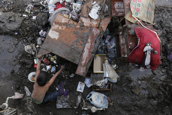 جهان، گرفتار آب و آتش (گزارش تصویری) جهان، گرفتار آب و آتش (گزارش تصویری)