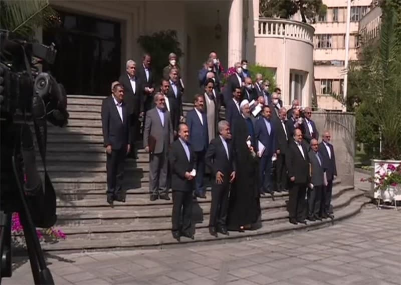 عکس یادگاری کابینه روحانی در آخرین جلسه هیئت دولت دوازدهم +عکس