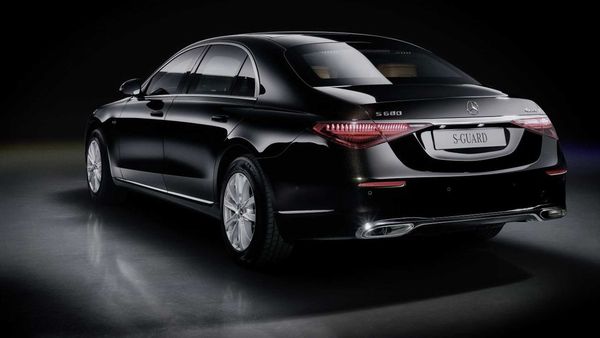 مرسدس بنز از نسخه ضدگلوله S کلاس جدید پرده‌برداری کرد