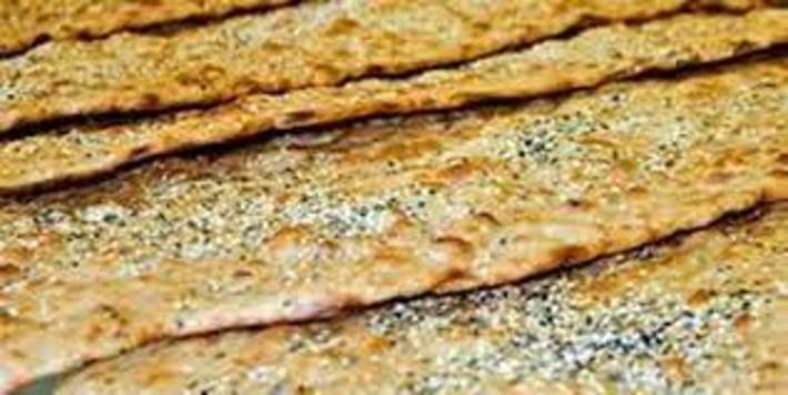 در حالی که مسئولان اظهار بی اطلاعی می‌کردند، نان  یک شبه در زنجان گران شد و دوباره به قیمت قبل برگشت، اما نانوایان از این موضوع گله مندند.