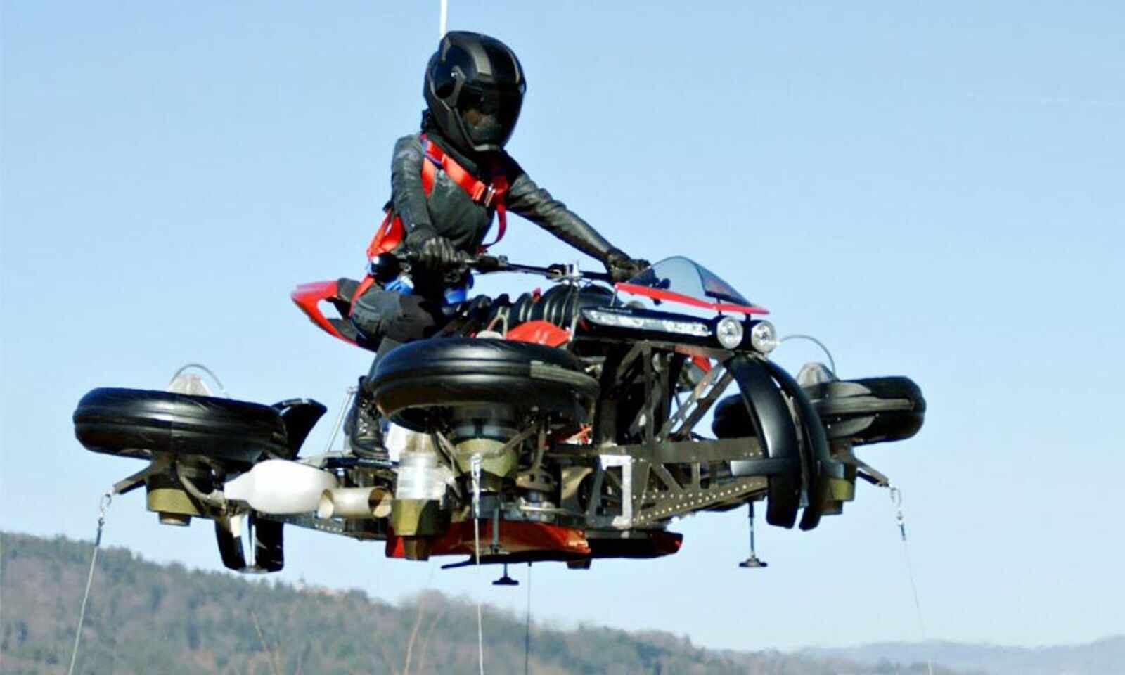 رونمایی از اولین موتورسیکلت پرنده جهان + فیلم