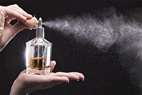 چه‌کار کنیم بوی عطر، مدت زمان بیشتری روی بدن و لباس‌مان باقی بماند؟