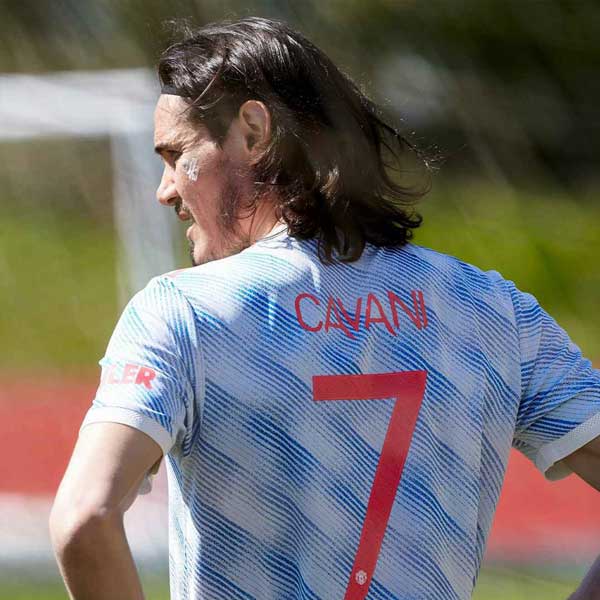 رونمایی از لباس متفاوت منچستریونایتد (+تصاویر) رونمایی از لباس متفاوت منچستریونایتد (+تصاویر)