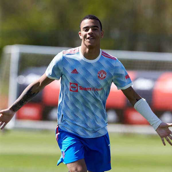 رونمایی از لباس متفاوت منچستریونایتد (+تصاویر) رونمایی از لباس متفاوت منچستریونایتد (+تصاویر)