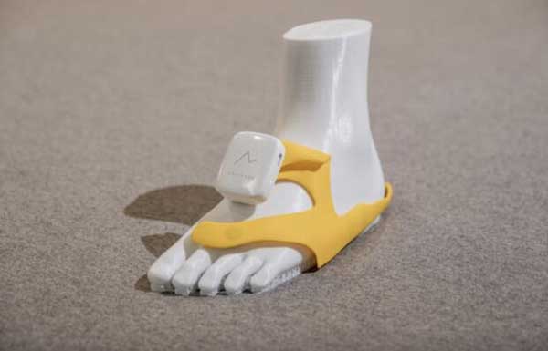 افراد کم بینا با پاهایشان مسیریابی می کنند (+عکس) افراد کم بینا با پاهایشان مسیریابی می کنند (+عکس)