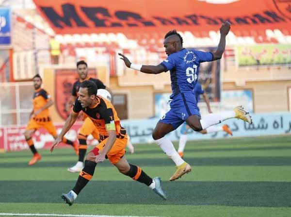 تراکتور از پرسپولیس و سپاهان سبقت گرفت (+عکس) تراکتور از پرسپولیس و سپاهان سبقت گرفت (+عکس)